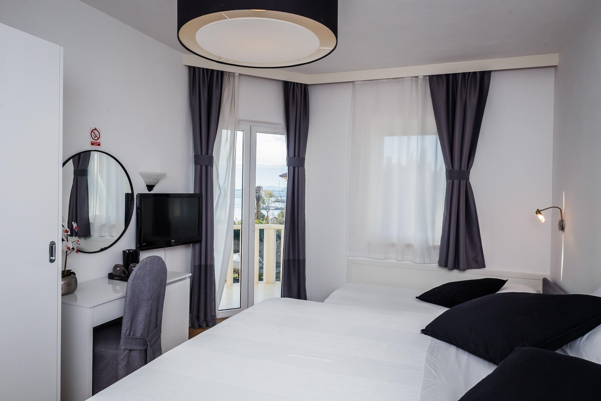 Hotel Villa Zarko Kaštel Stari Zewnętrze zdjęcie