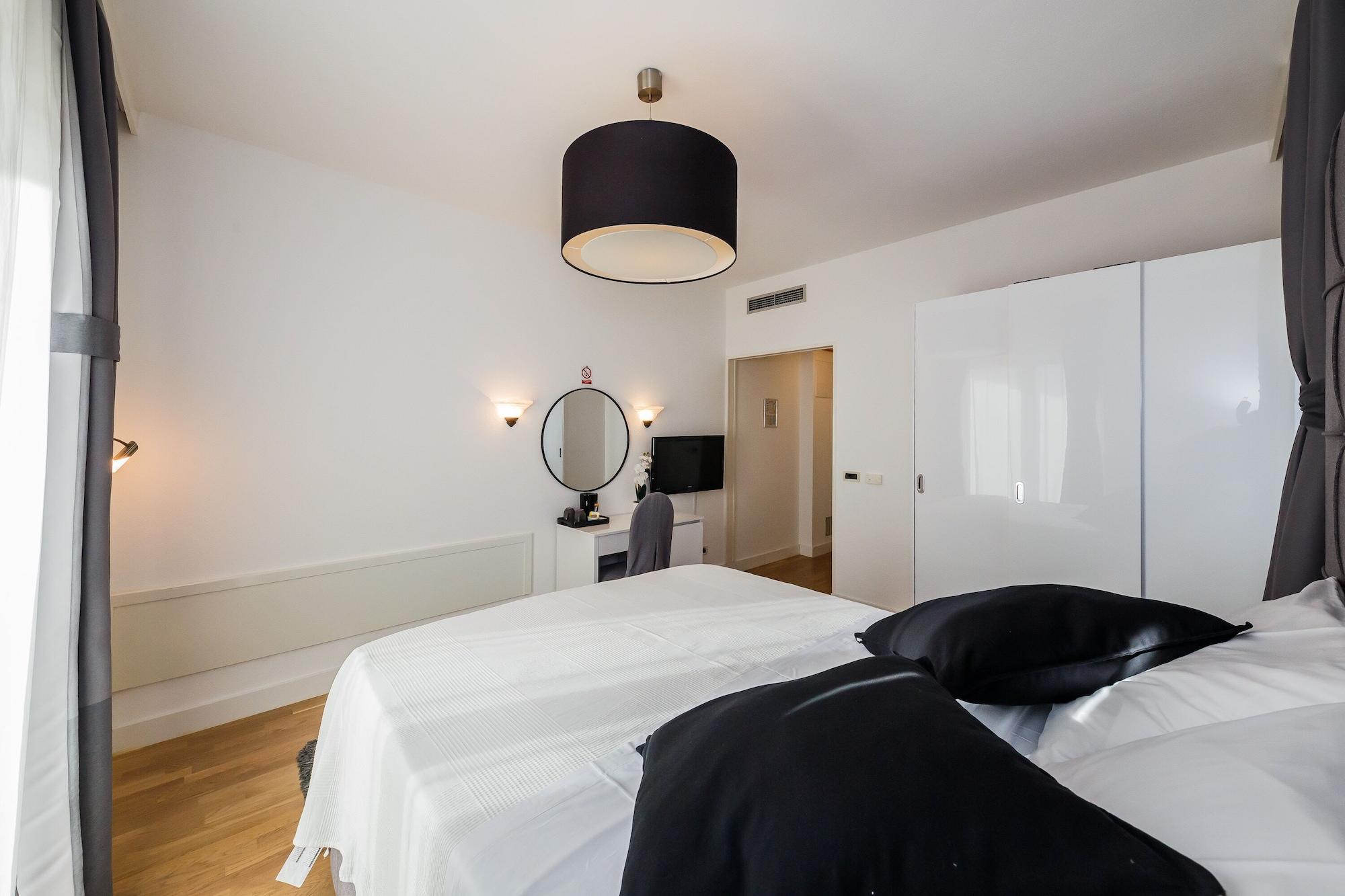 Hotel Villa Zarko Kaštel Stari Zewnętrze zdjęcie