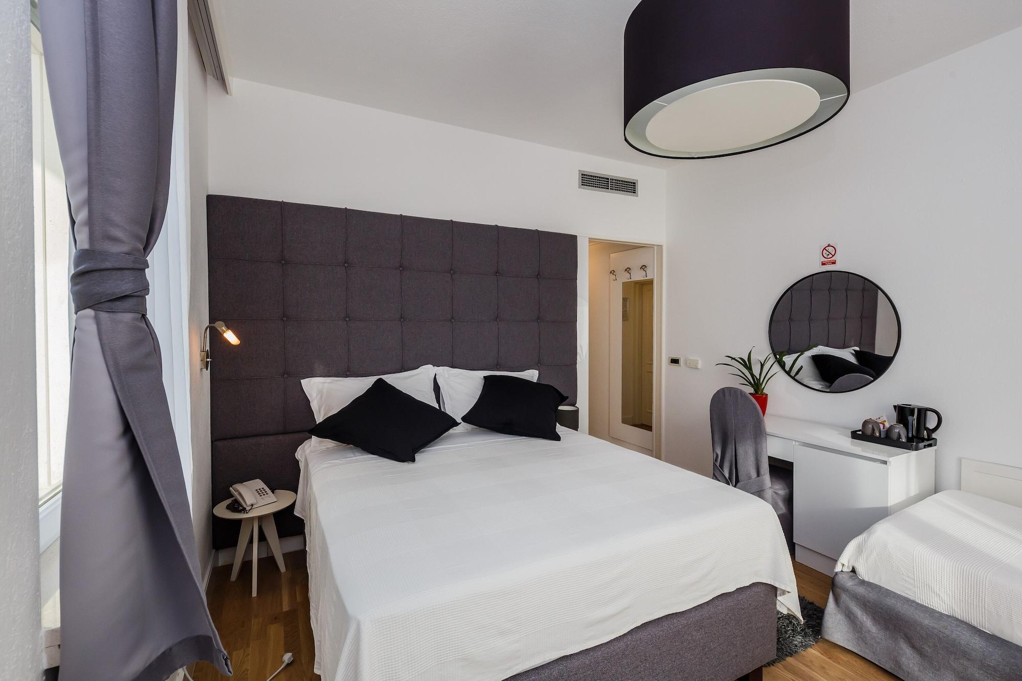 Hotel Villa Zarko Kaštel Stari Zewnętrze zdjęcie