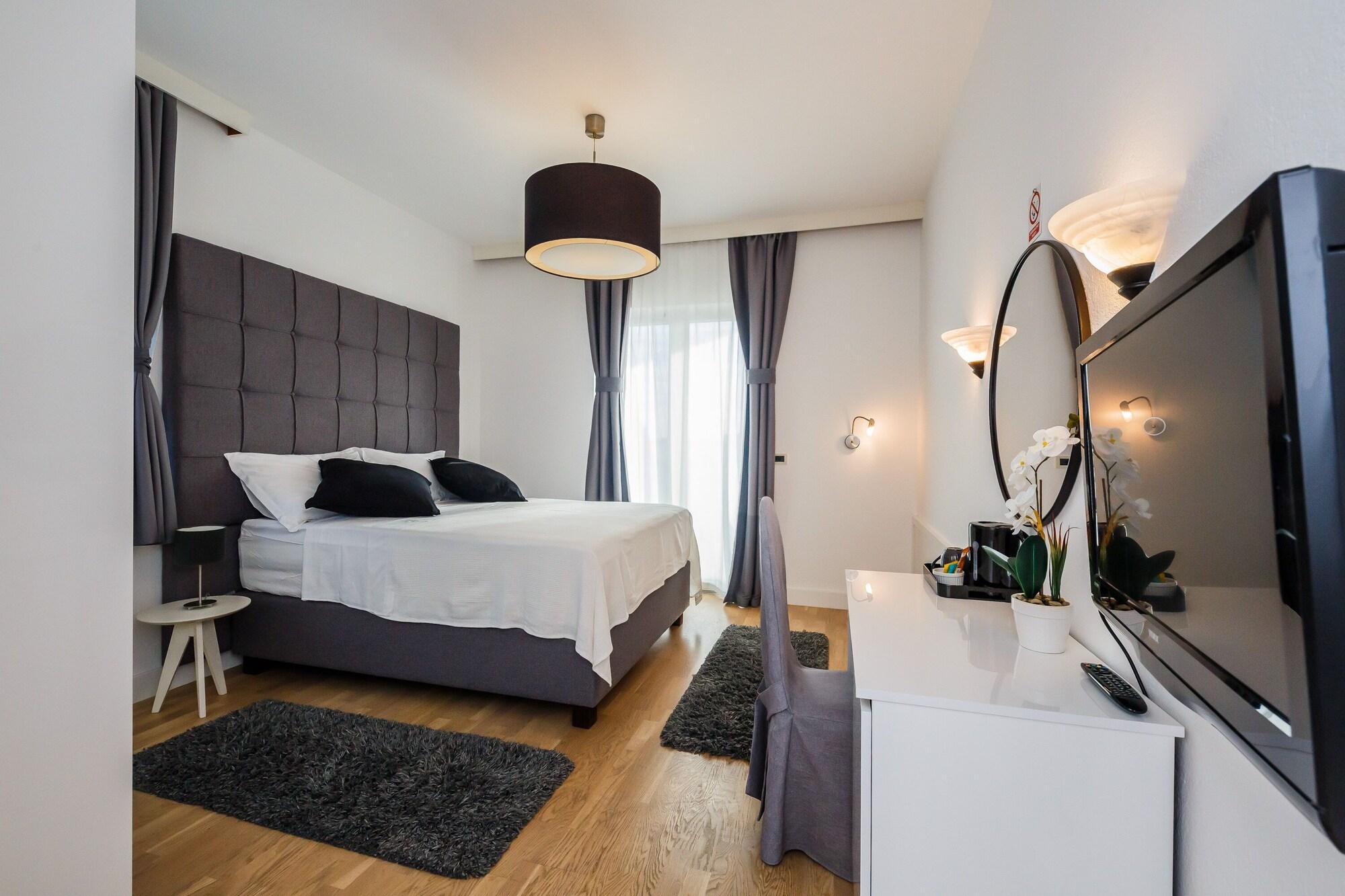 Hotel Villa Zarko Kaštel Stari Zewnętrze zdjęcie