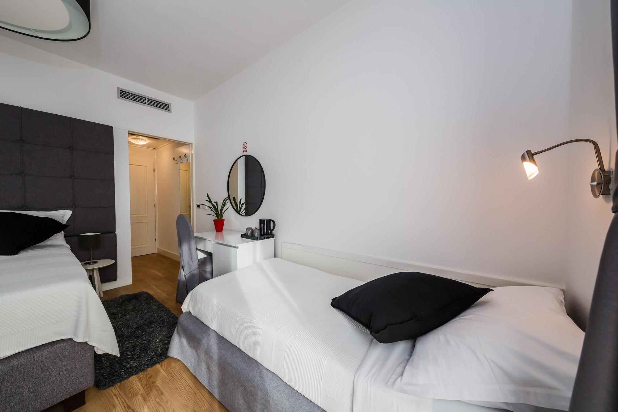 Hotel Villa Zarko Kaštel Stari Zewnętrze zdjęcie