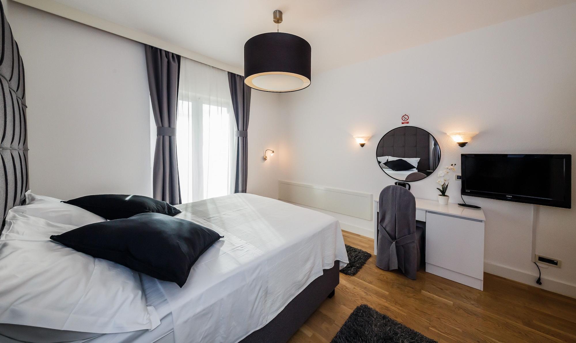 Hotel Villa Zarko Kaštel Stari Zewnętrze zdjęcie