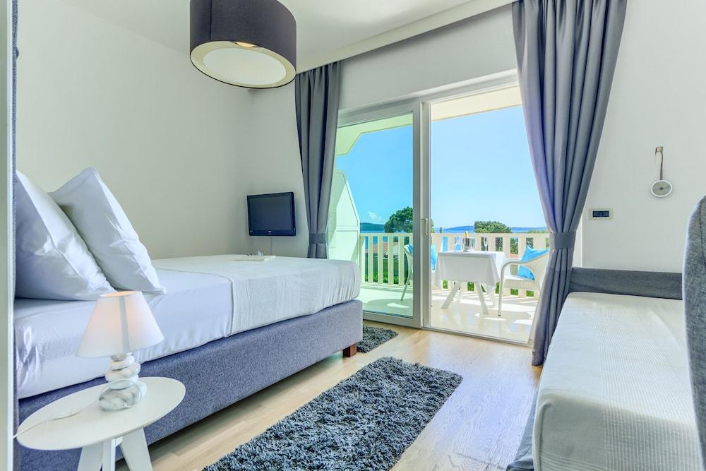Hotel Villa Zarko Kaštel Stari Zewnętrze zdjęcie