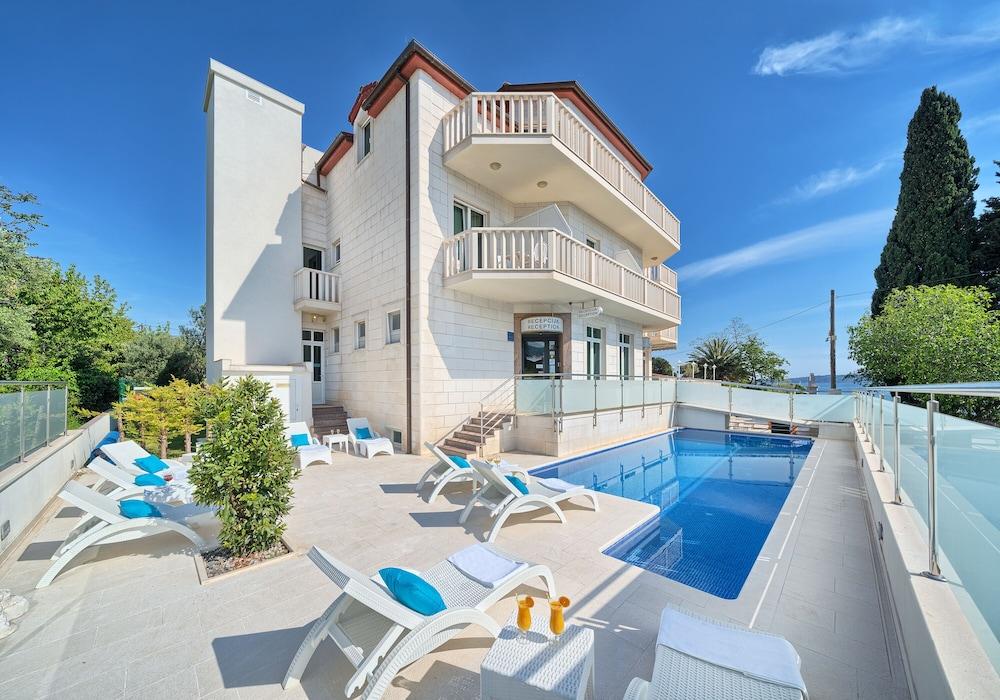 Hotel Villa Zarko Kaštel Stari Zewnętrze zdjęcie