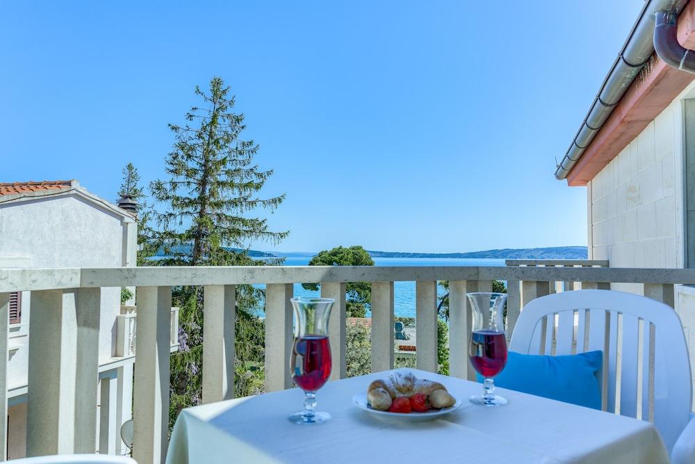 Hotel Villa Zarko Kaštel Stari Zewnętrze zdjęcie