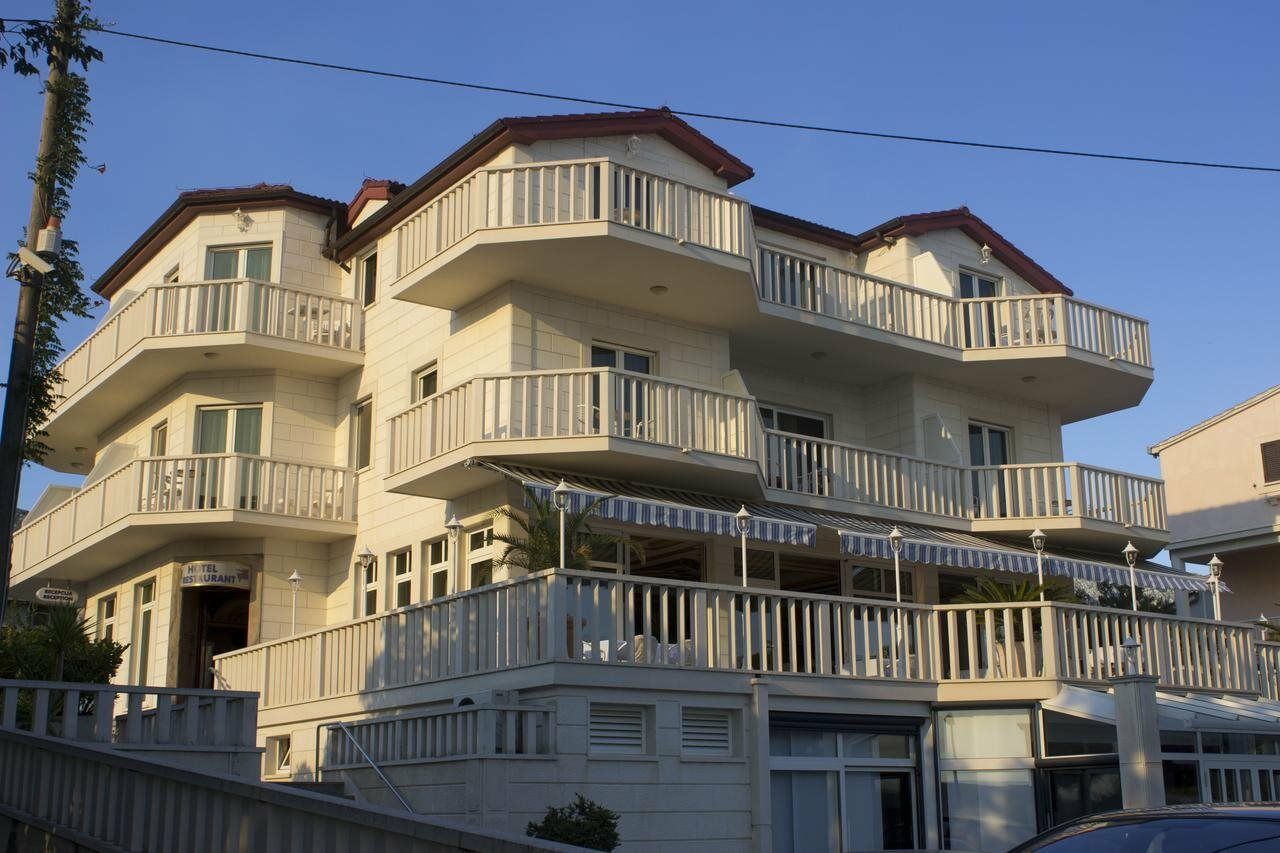 Hotel Villa Zarko Kaštel Stari Zewnętrze zdjęcie